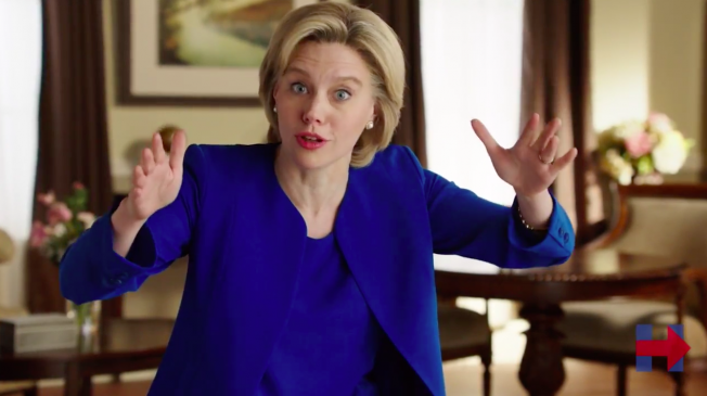 Hillary Clinton Morphs Into Bernie Sanders in SNL's Latest Hilarious Fake Campaign Ad