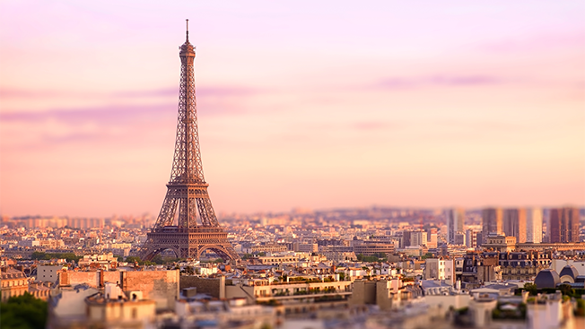 http://www.adweek.com/news/advertising-branding/homeaway-giving-tourists-chance-spend-night-eiffel-tower-171666