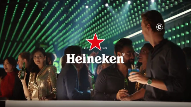 Heineken ad of people in a bar