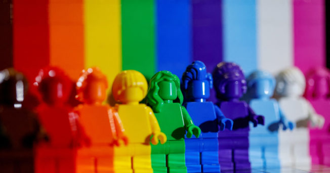 Ação britânica promove inclusão LGBTQ+ na publicidade - ADNEWS