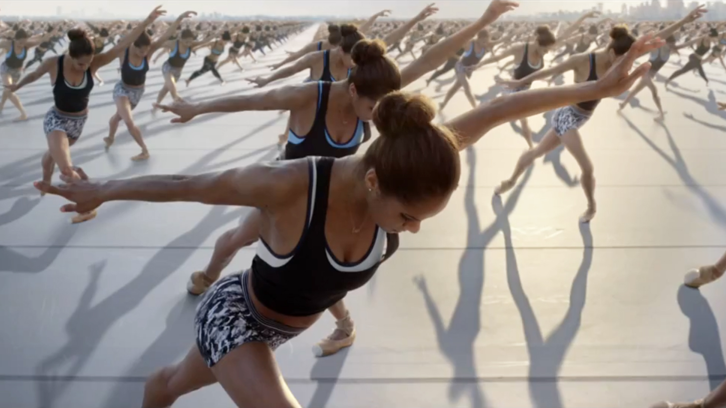 pico Collar blanco como la nieve Ad of the Day: Under Armour Hypnotically Captures the Army of Athletes  Inside Each Star