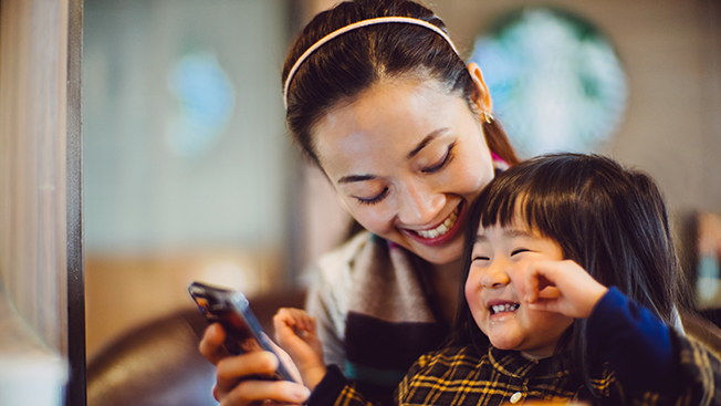 Study Shows Which Mobile Ads Get Millennial Moms' Attention
